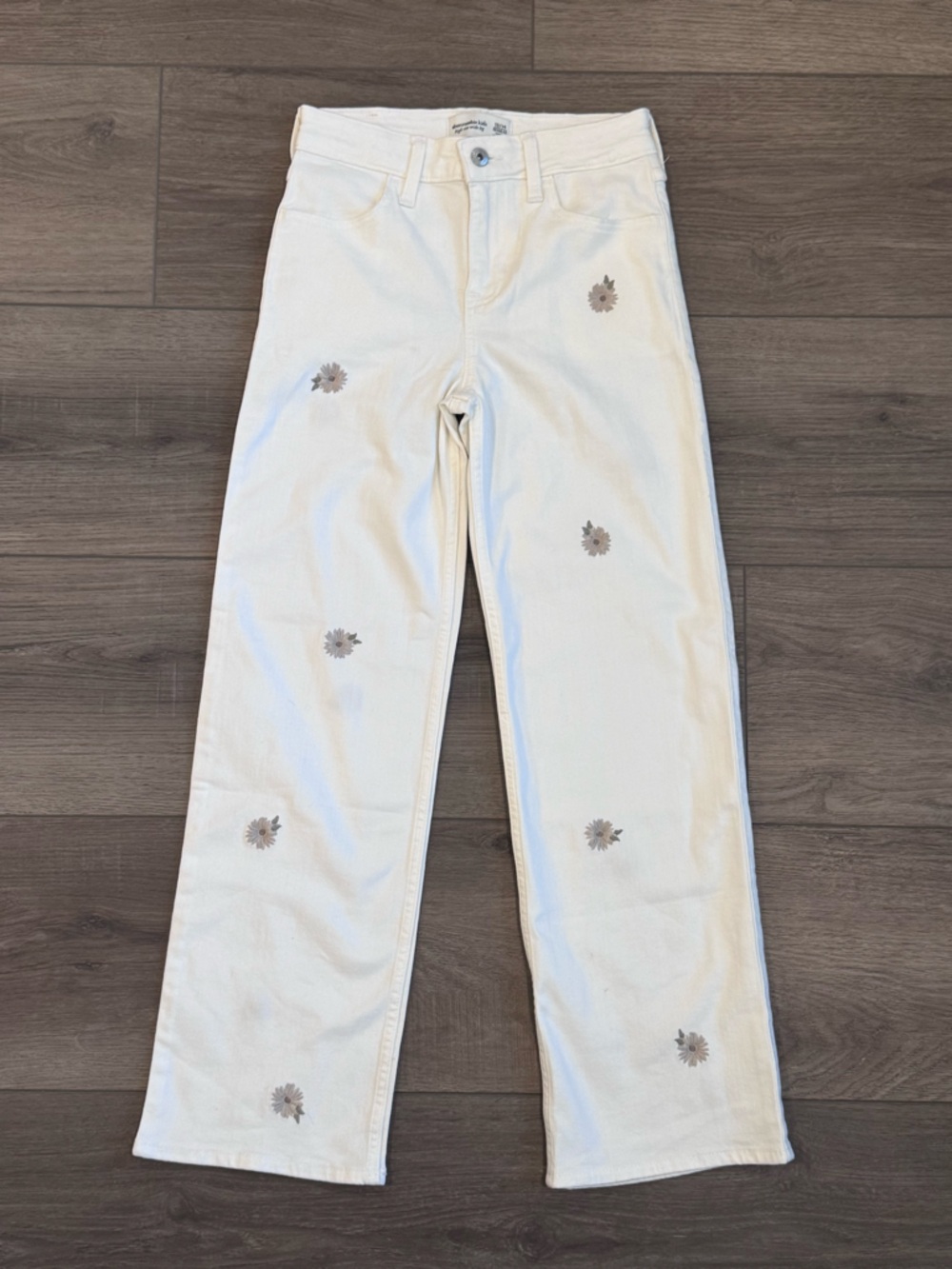 abercrombie kids White Jeans with Beige Floral Embroidery